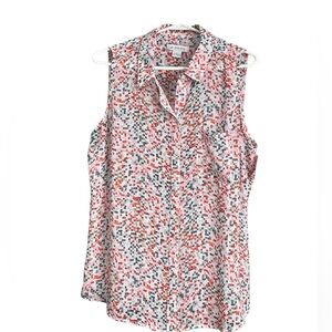 Liz Claiborne sleeveless button shirt with front pocket. Size Large.
